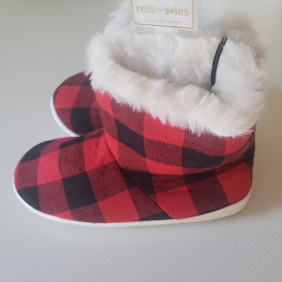 NEW: Red and Black Buffalo Plaid Fluffy Slippers - Picture 3 of 6